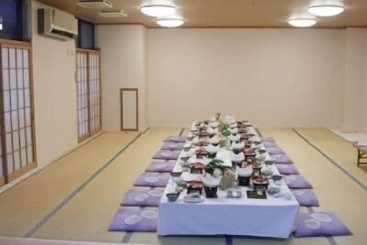 Banquet hall