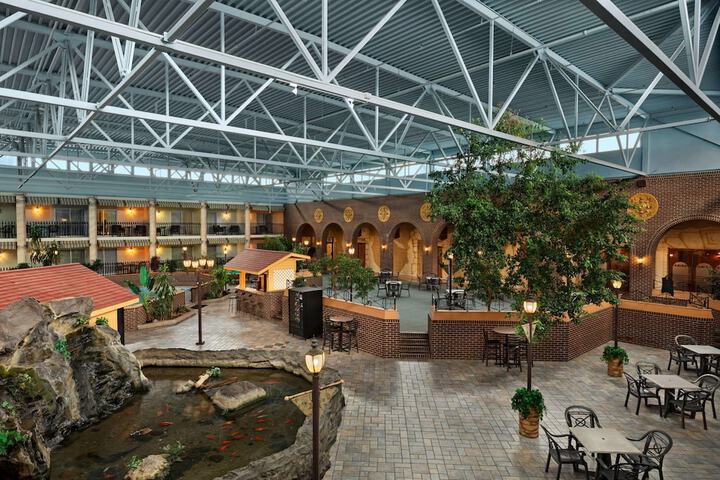 Hotel Exterior 47 of 52