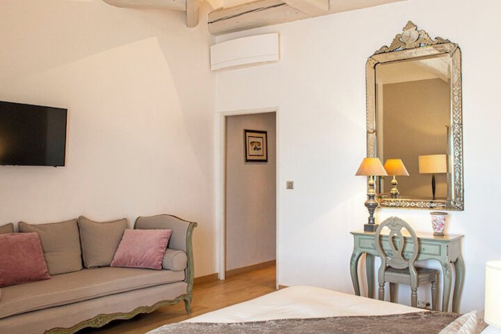 Room 21 of 72