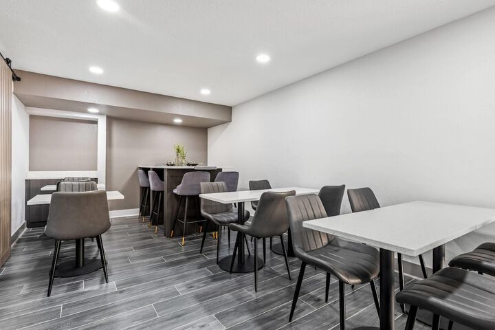 Breakfast/Coffee Service 26 of 31