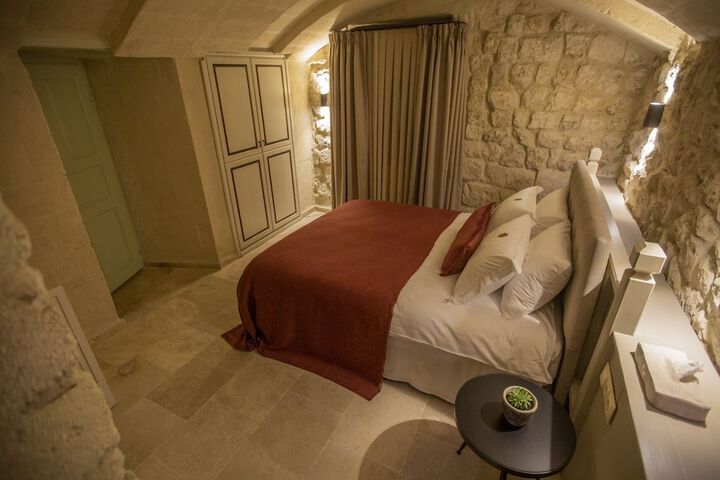 Room 27 of 57
