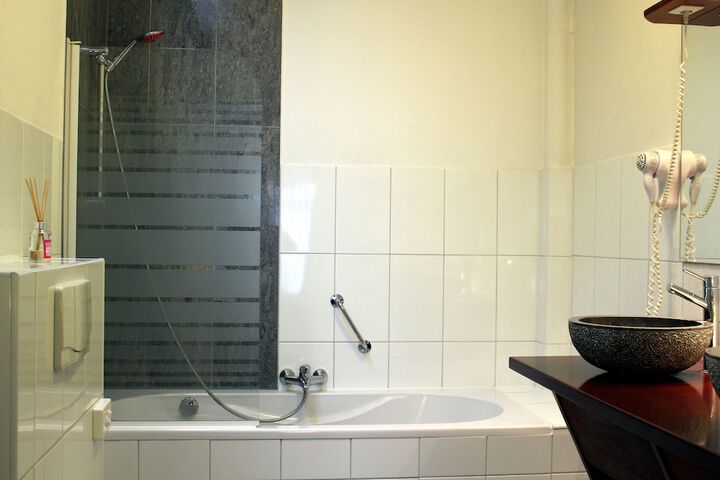 Room 53 of 72