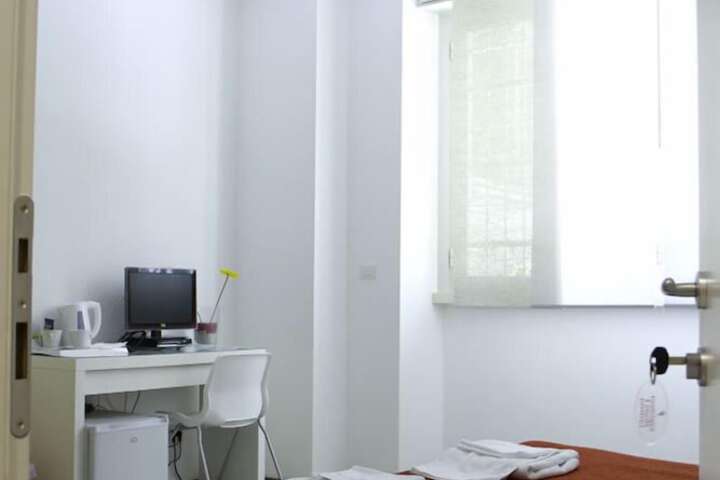 Room 6 of 36