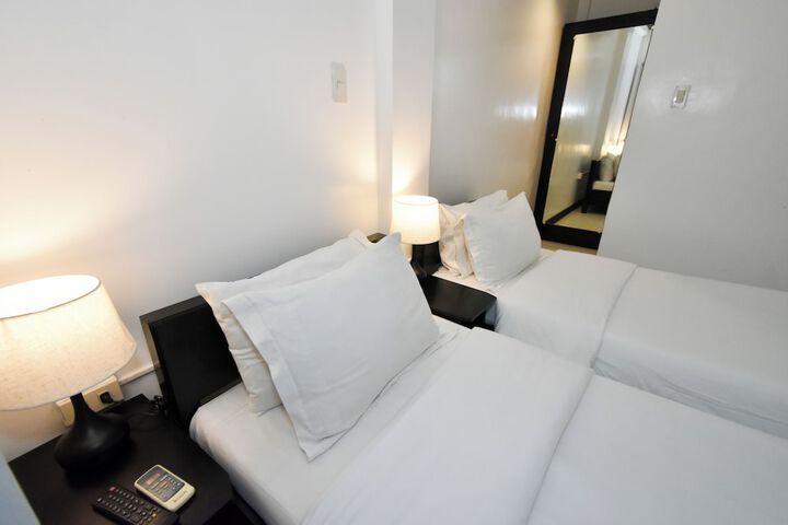 Room 8 of 41