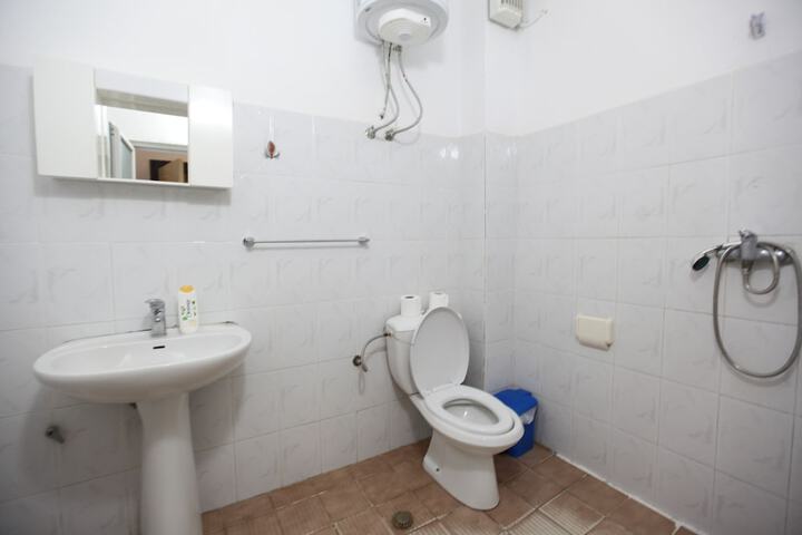 Room 18 of 25