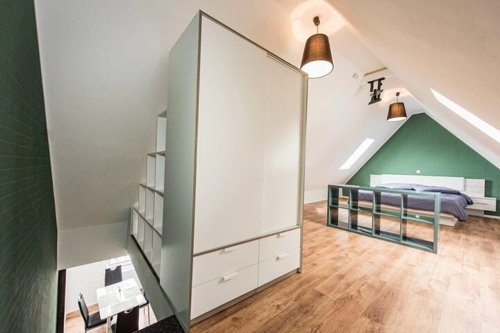 Room 10 of 34