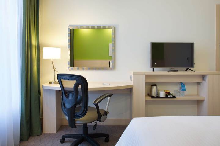 Room 9 of 61