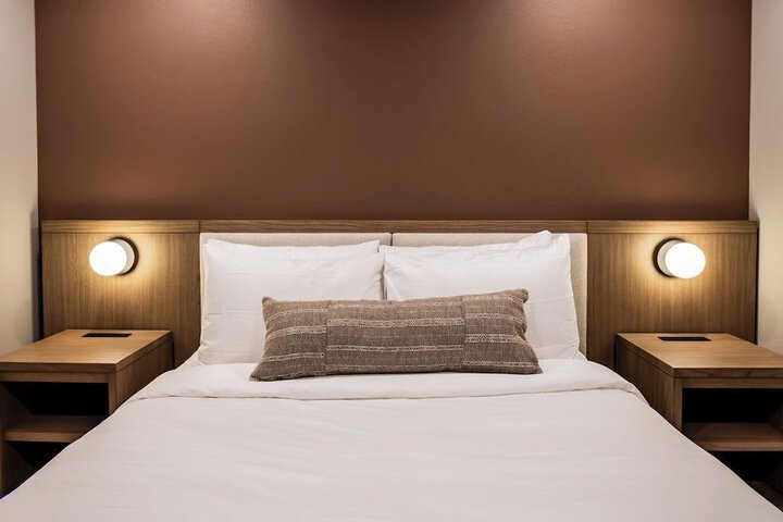 Room 11 of 25