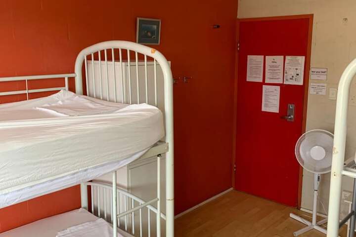 Room 10 of 28