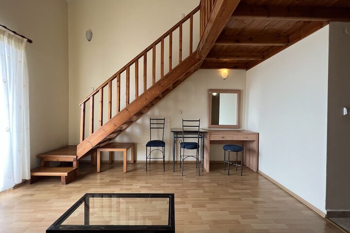 Room 16 of 62
