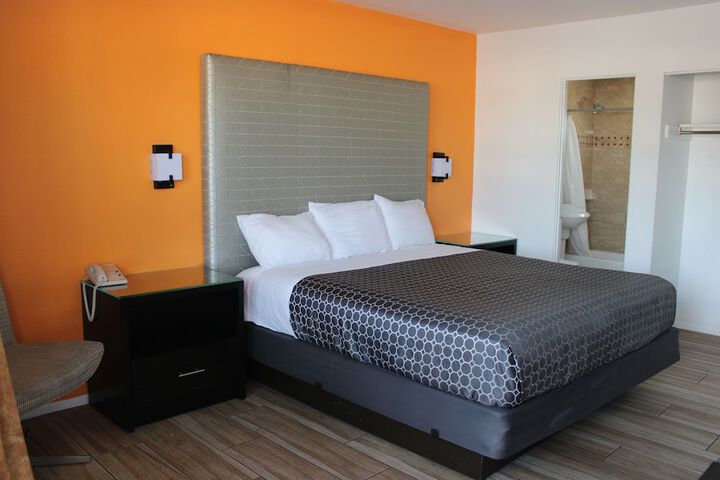 Room 14 of 28