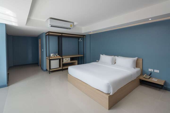 Room 5 of 28