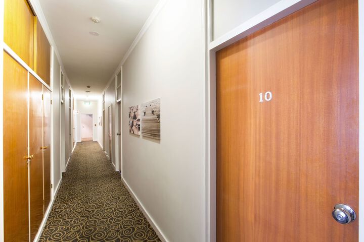 Room 9 of 90
