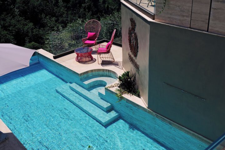 Pool 67 of 110