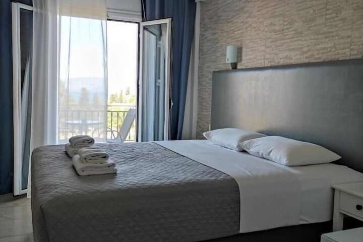 Room 12 of 41