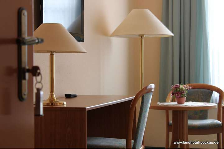 Room 5 of 18