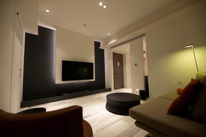 Room 27 of 63