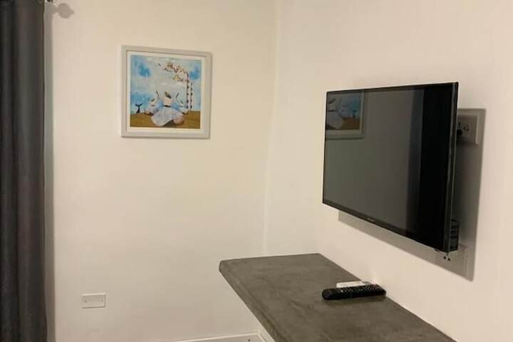 Room 10 of 32
