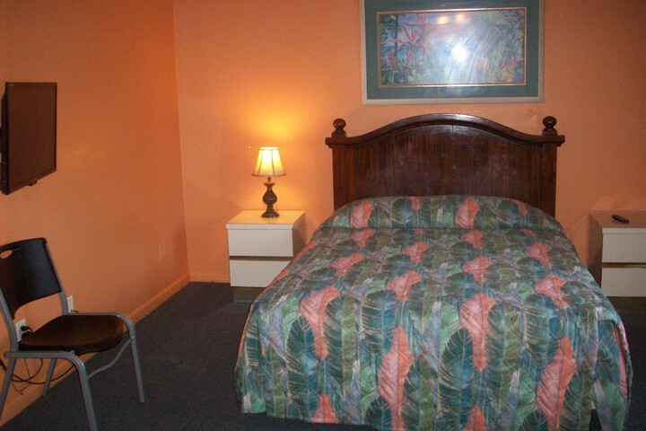 Room 6 of 24