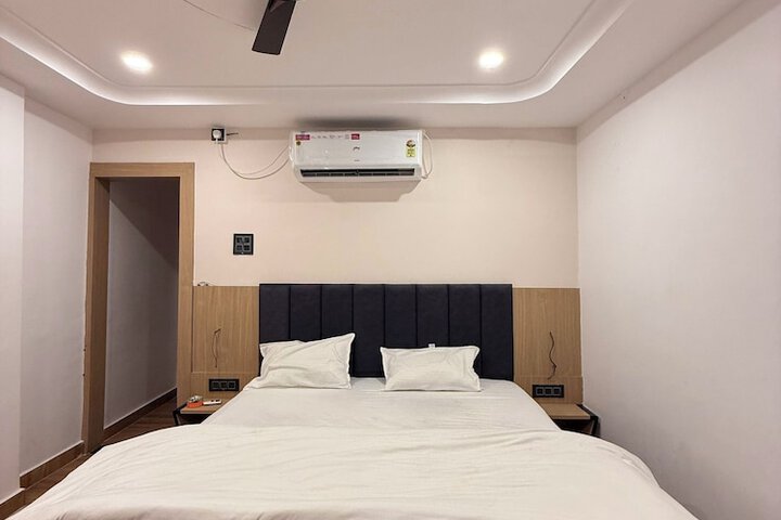 Room 8 of 26