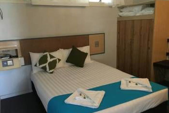 Room 34 of 71