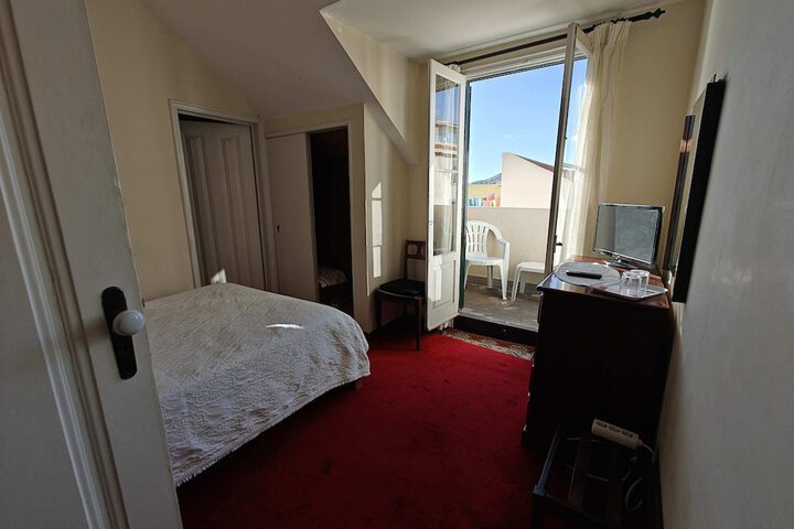 Room 63 of 141