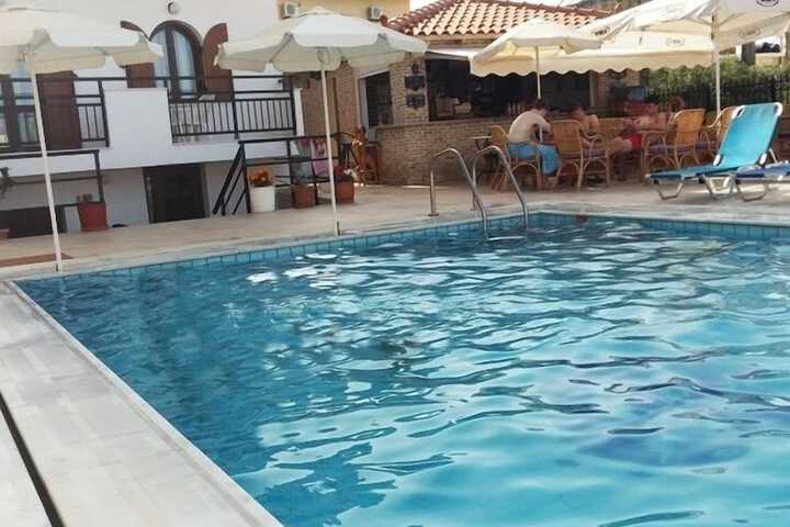 Hotel Pool