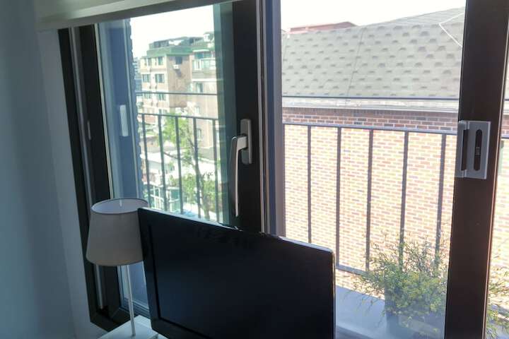 Room 5 of 177