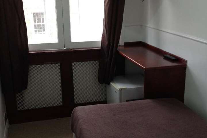 Room 33 of 69