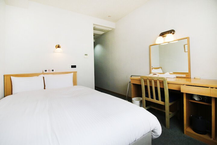Room 10 of 46