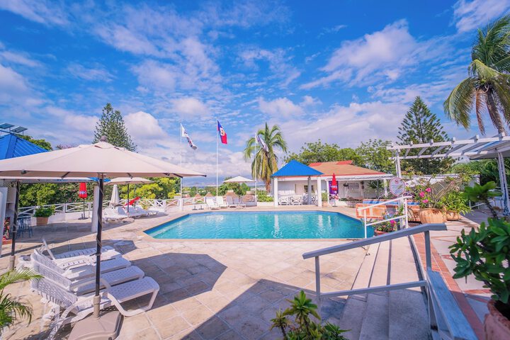 Pool Hotel