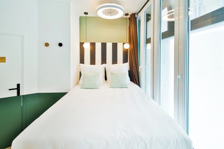 Room 13 of 270
