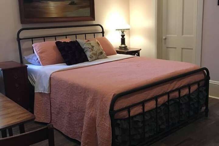 Stark Suite Boulder Crescent Inn Houses for Rent in Colorado Springs in Colorado Springs, CO