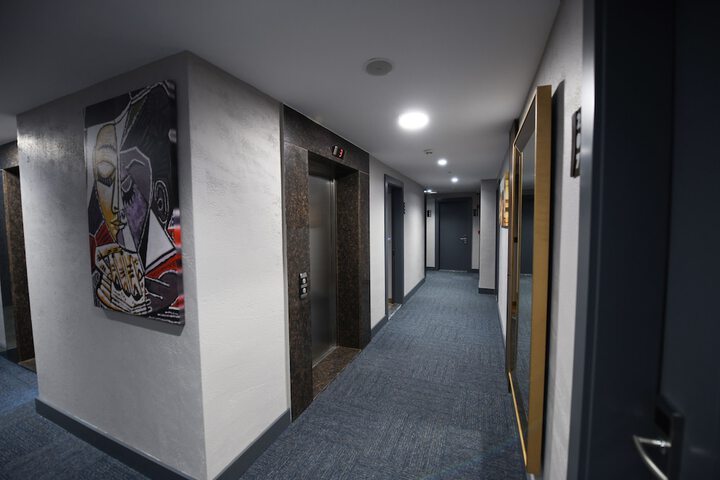 Ballroom/Hall 17 of 17