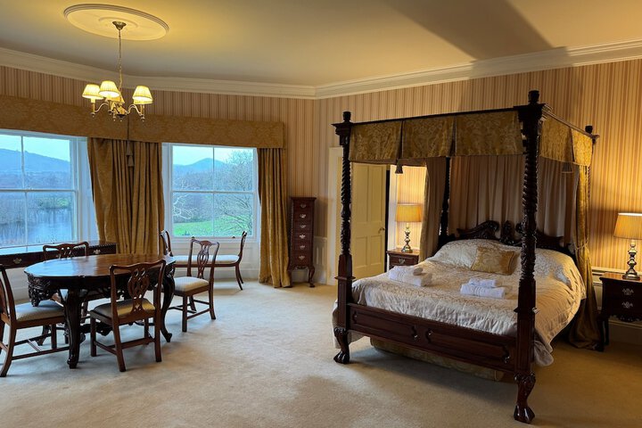 Room 10 of 30