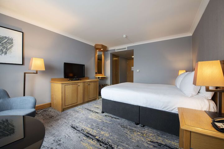 Room 32 of 74