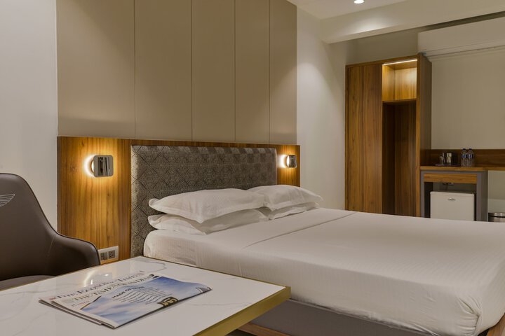 Room 15 of 38