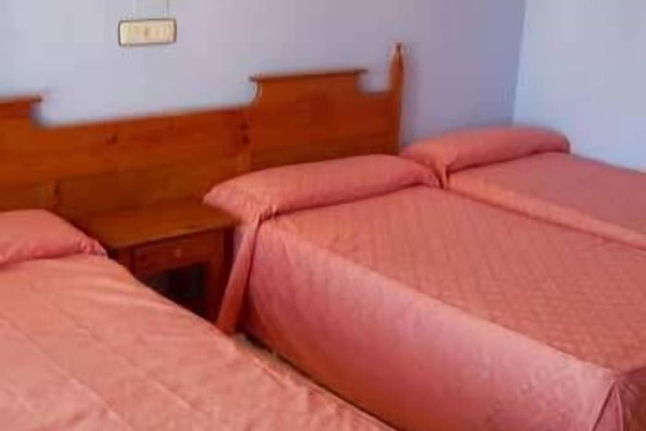 Room 4 of 36