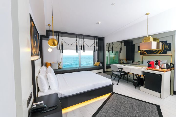 Room 51 of 93