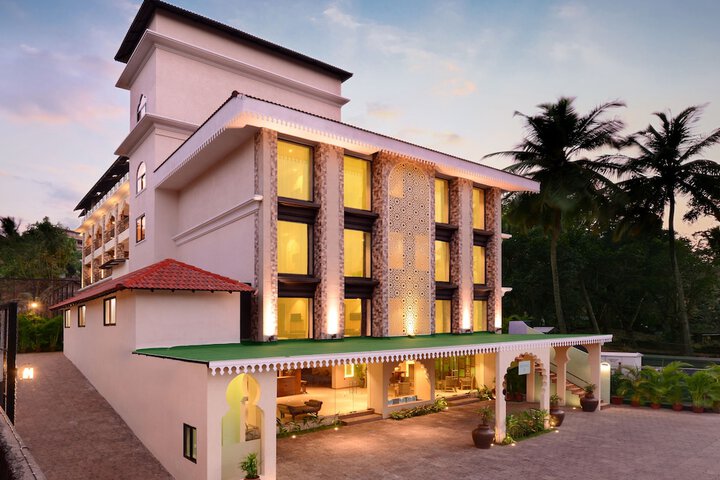 Hotel 33 of 34