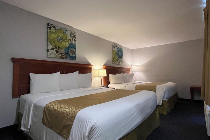 Room 14 of 65