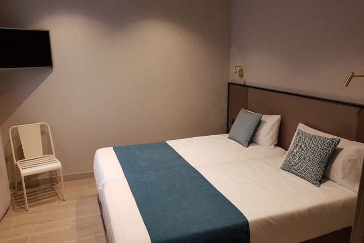 Room 4 of 49