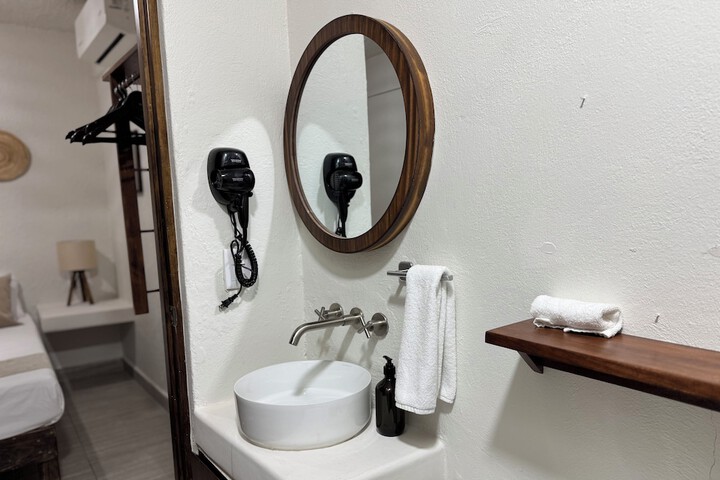 Room 44 of 65