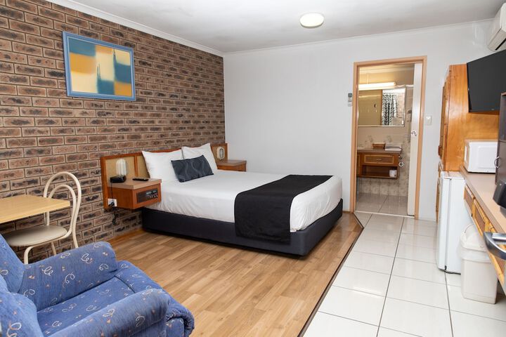 Room 5 of 27