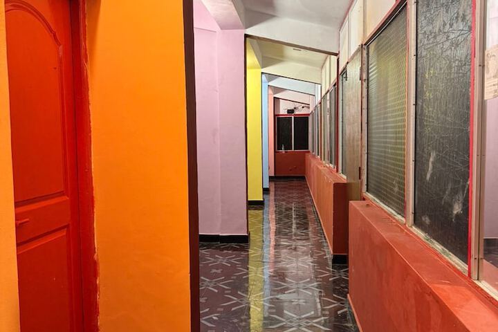 Room 2 of 43
