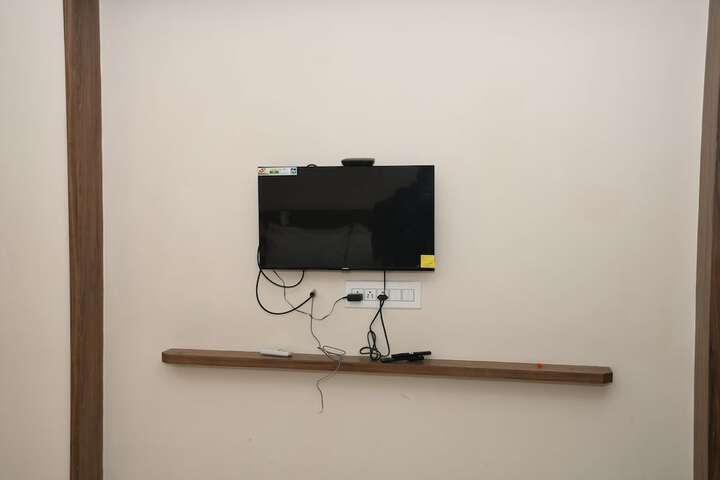 Room 12 of 25
