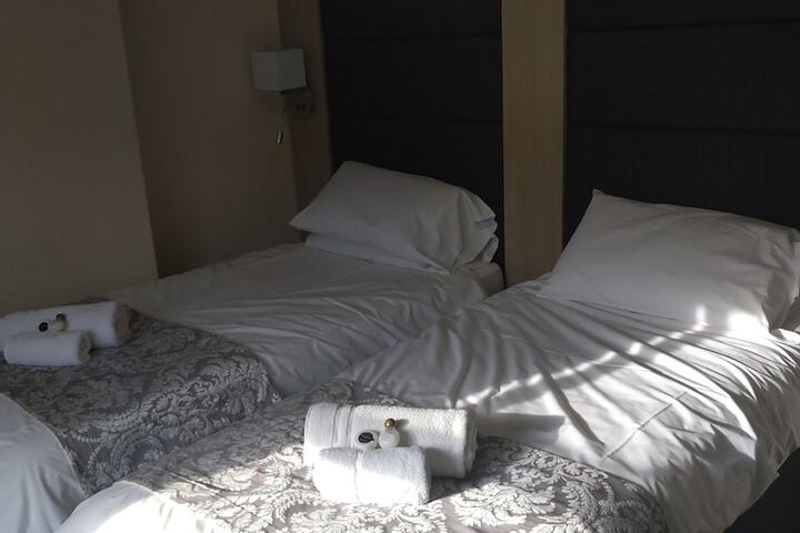 Room 3 of 16