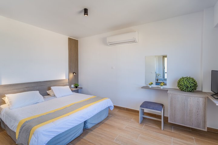 Room 19 of 90