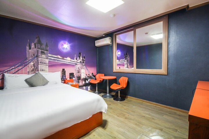 Room 5 of 57