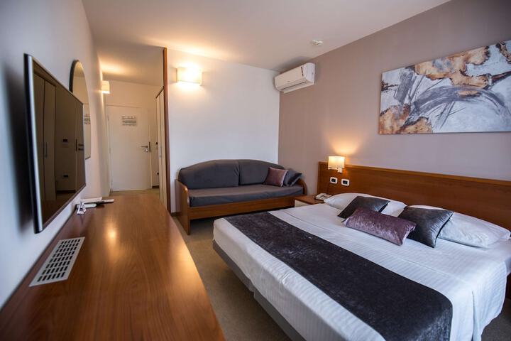 Room 21 of 91